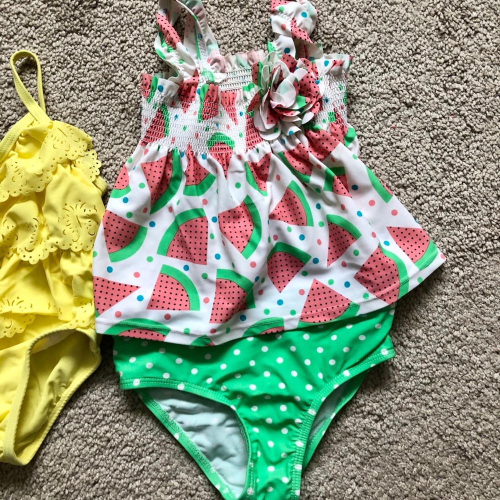 Two bathing suits - Picture 2 of 6